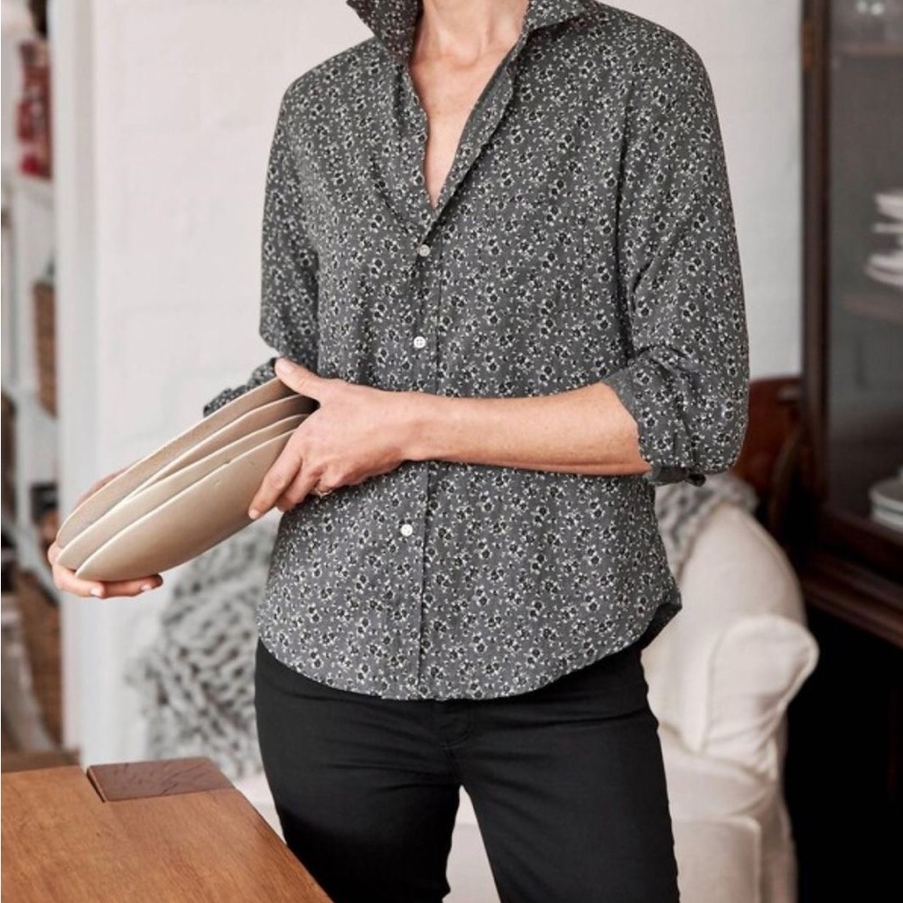 Frank And Eileen Barry Woven Button Up In Black Roses size XL